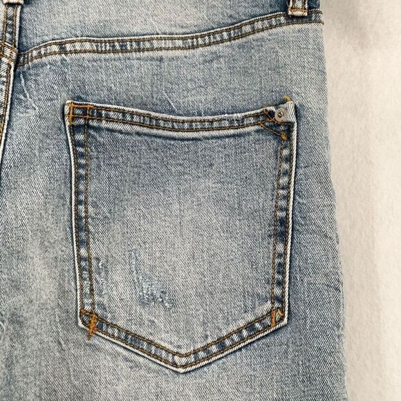 Anthropologie Pilcro Light Wash Blue Denim Mid-Thigh Frayed Bermuda Shorts Sz 29 - Picture 8 of 10